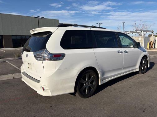 2017 Toyota Sienna SE