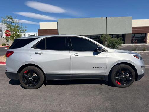 Silver Ice Metallic 2019 Chevrolet Equinox 1LT