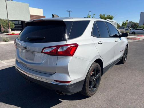 Silver Ice Metallic 2019 Chevrolet Equinox 1LT