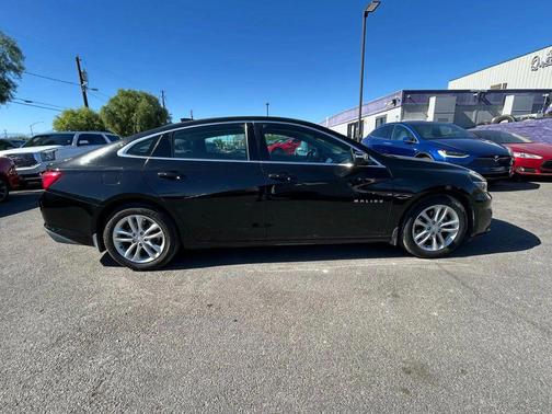 Mosaic Black Metallic 2017 Chevrolet Malibu 1LT