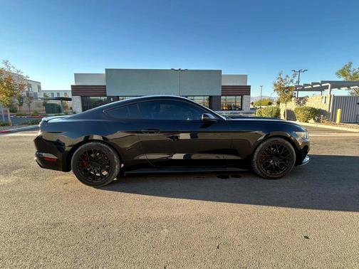 2017 Ford Mustang V6
