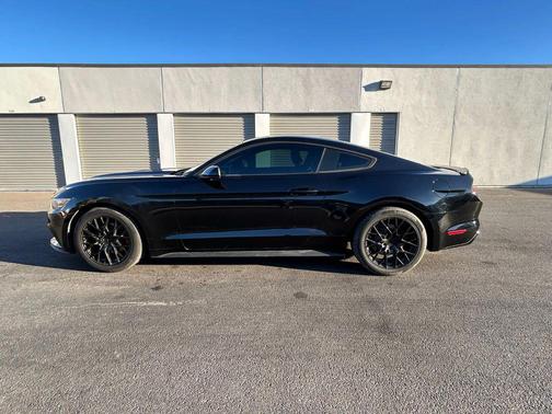 2017 Ford Mustang V6