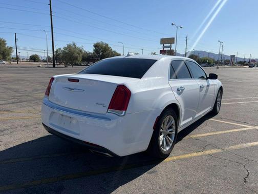 Bright White Clearcoat 2017 Chrysler 300C Base