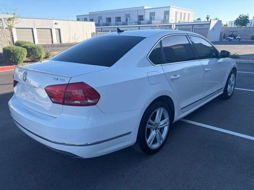 2013 Volkswagen Passat 2.0 TDI SEL Premium