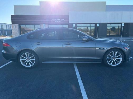 2016 Jaguar XF 35t R-Sport