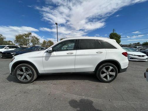2017 Mercedes-Benz GLC 300 Base