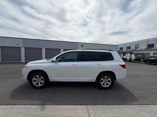 Blizzard Pearl 2010 Toyota Highlander Sport