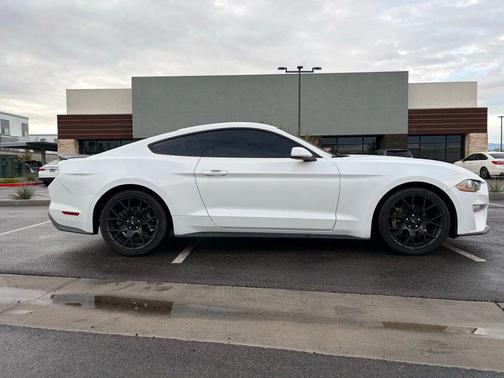 2019 Ford Mustang EcoBoost