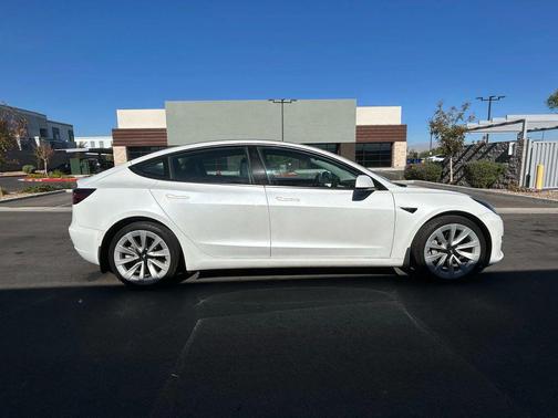2022 Tesla Model 3 Standard Range