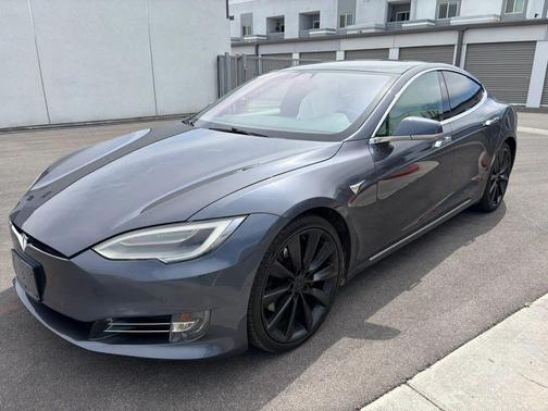 2020 Tesla Model S Long Range Plus