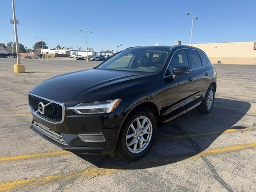 Onyx Black Metallic 2018 Volvo XC60 T5 Momentum