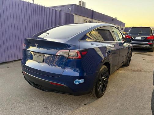 2021 Tesla Model Y Long Range Dual Motor All-Wheel Drive