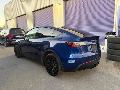 2021 Tesla Model Y Long Range Dual Motor All-Wheel Drive