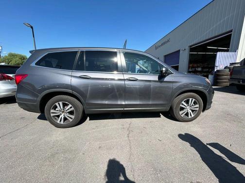2017 Honda Pilot EX
