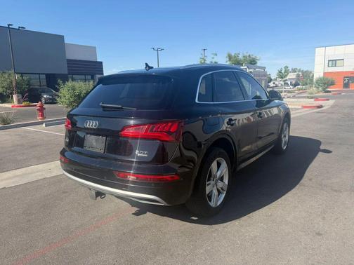 Brilliant Black 2018 Audi Q5 2.0T Tech Premium