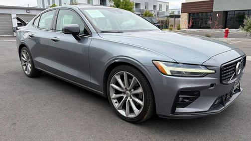 Denim Blue Metallic 2021 Volvo S60 T5 Momentum