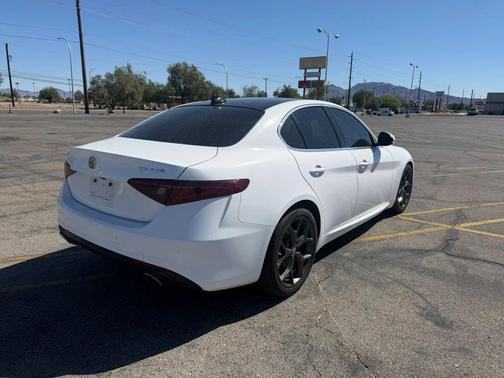 Alfa White 2021 Alfa Romeo Giulia Ti