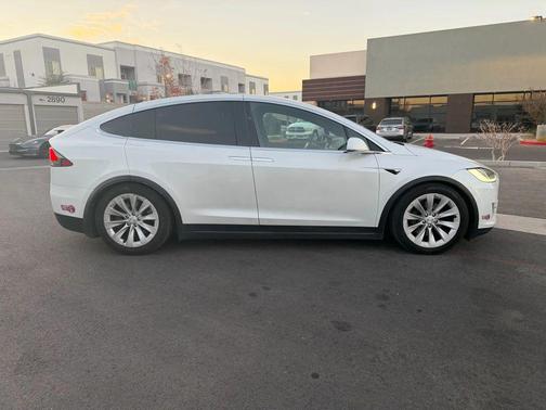 2020 Tesla Model X Long Range Sport Utility 4D