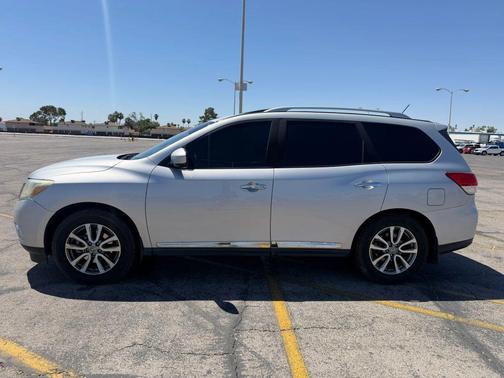 Brilliant Silver 2015 Nissan Pathfinder SL