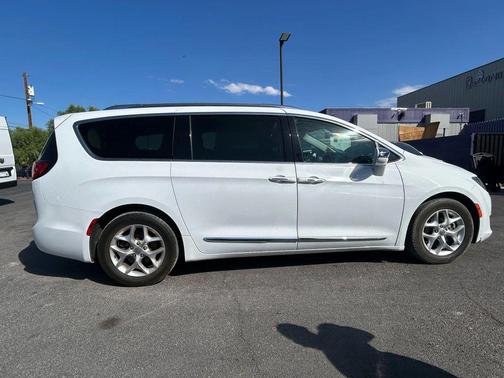 2019 Chrysler Pacifica Limited