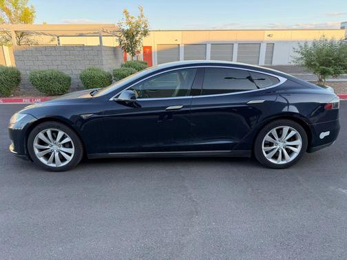 2013 Tesla Model S Sedan 4D