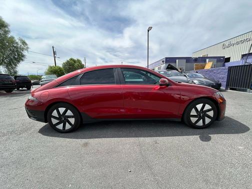 2024 Hyundai IONIQ 6 SE