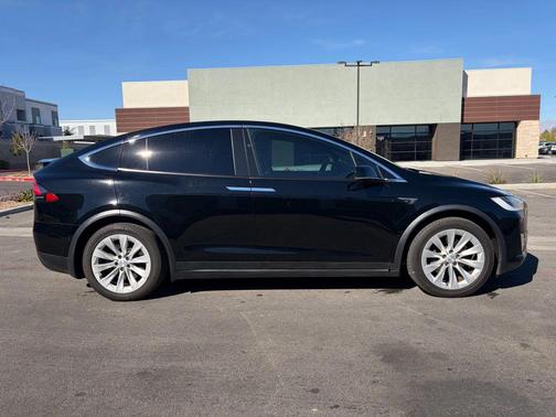 2019 Tesla Model X 75D