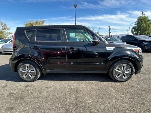 Black 2018 Kia Soul EV +