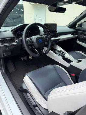 Winter Frost Pearl w/Crystal Black Roof 2026 Honda Prelude Hybrid Two-Tone