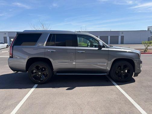 2019 Cadillac Escalade Luxury