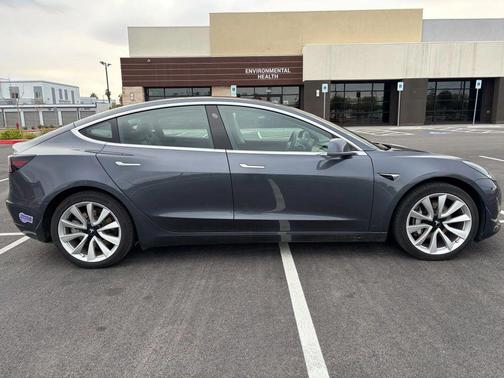 2018 Tesla Model 3 Long Range