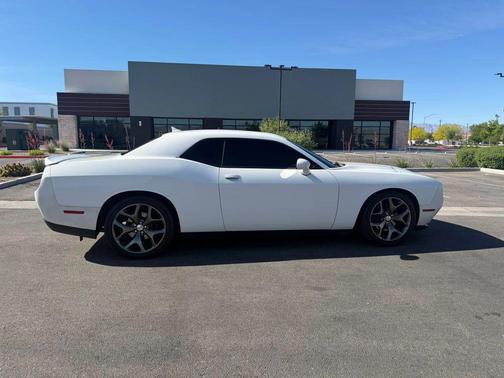 Bright White Clearcoat 2015 Dodge Challenger SXT