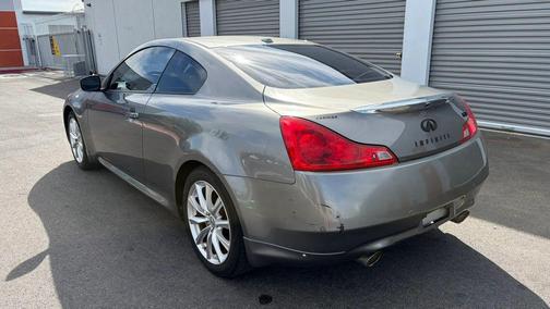 Gray 2013 INFINITI G37 Journey