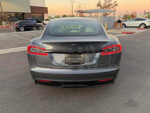 2022 Tesla Model S Long Range