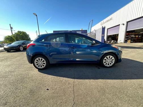 2016 Hyundai Elantra GT Base