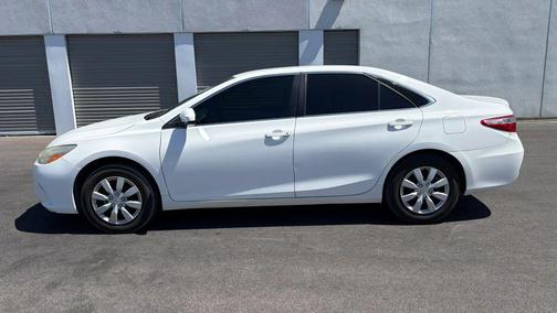 White 2017 Toyota Camry LE