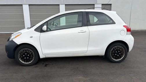 Polar White 2009 Toyota Yaris Base