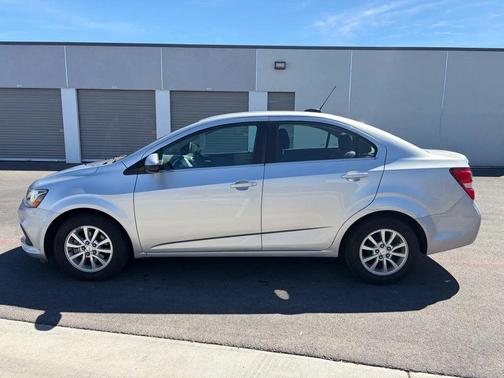 Silver Ice Metallic 2017 Chevrolet Sonic LT