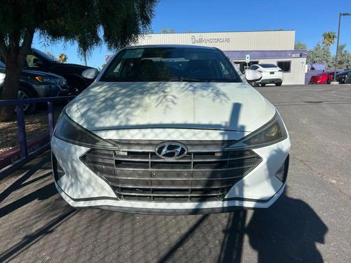 2019 Hyundai ELANTRA SE