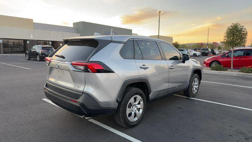 2022 Toyota RAV4 LE