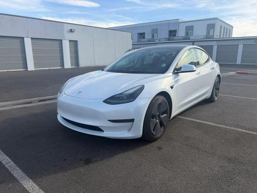Pearl White Multi-Coat 2023 Tesla Model 3 Standard Range