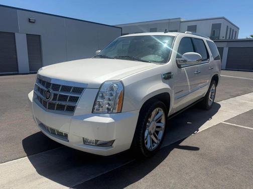 White Diamond Clearcoat 2015 Cadillac Escalade Luxury