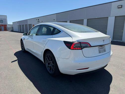 Pearl White Multi-Coat 2018 Tesla Model 3 Long Range