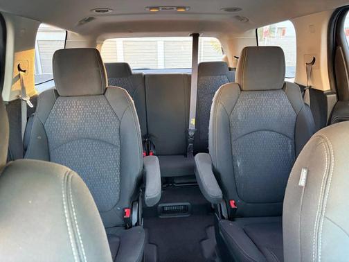 2015 GMC Acadia SLE-2