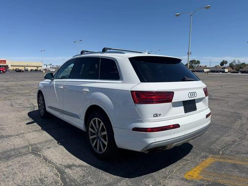 Carrara White 2019 Audi Q7 55 Premium
