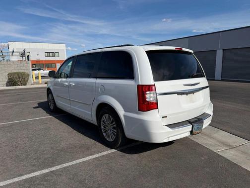 2015 Chrysler Town & Country Touring-L
