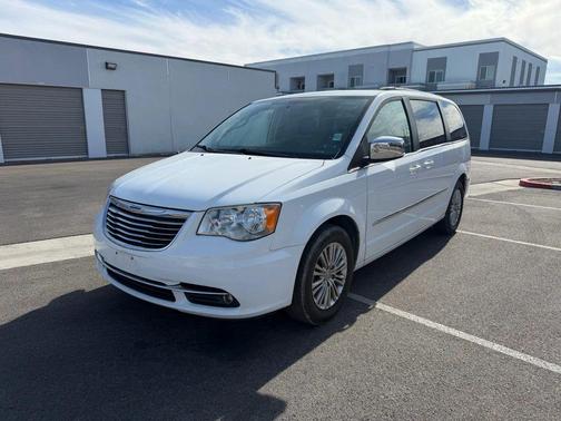 2015 Chrysler Town & Country Touring-L