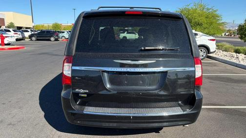 Brilliant Black Crystal Pearlcoat 2015 Chrysler Town & Country Touring