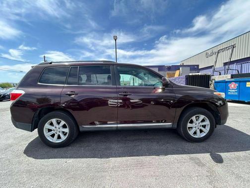 2013 Toyota Highlander SE