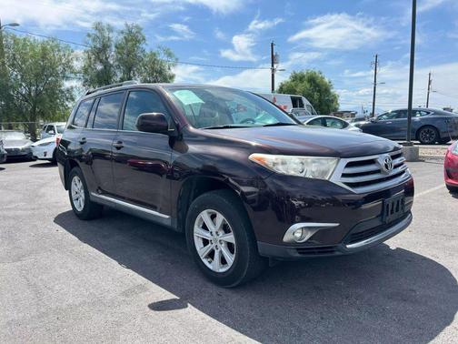2013 Toyota Highlander SE